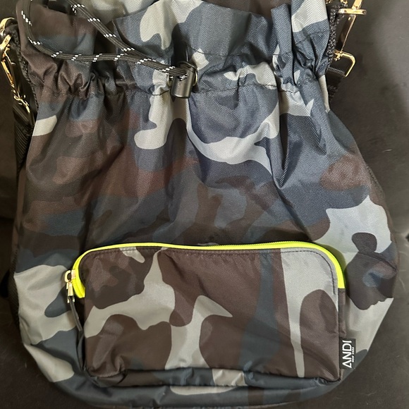 Andi brand recycled ♻️ material crossbody convertible bucket bag NWOT - Picture 1 of 8